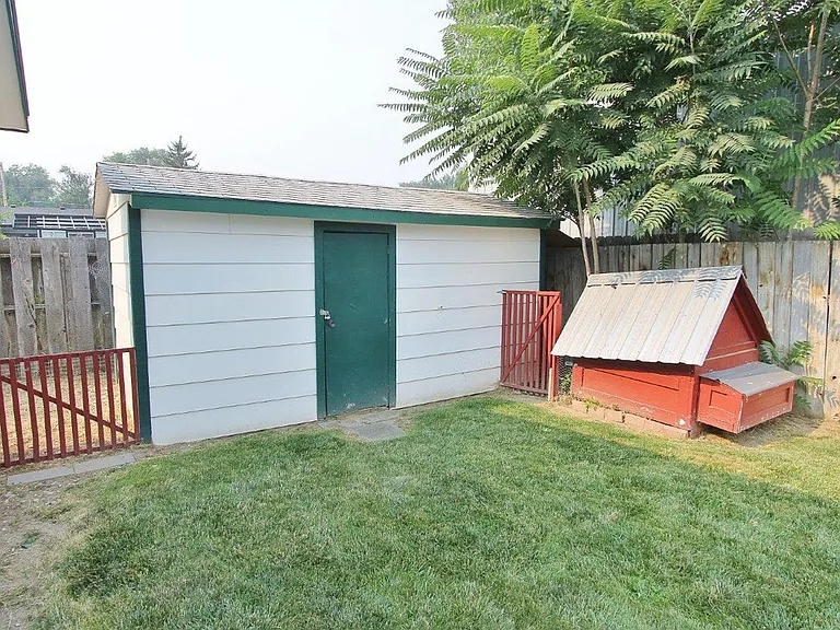 Evergreen House — Photo 19