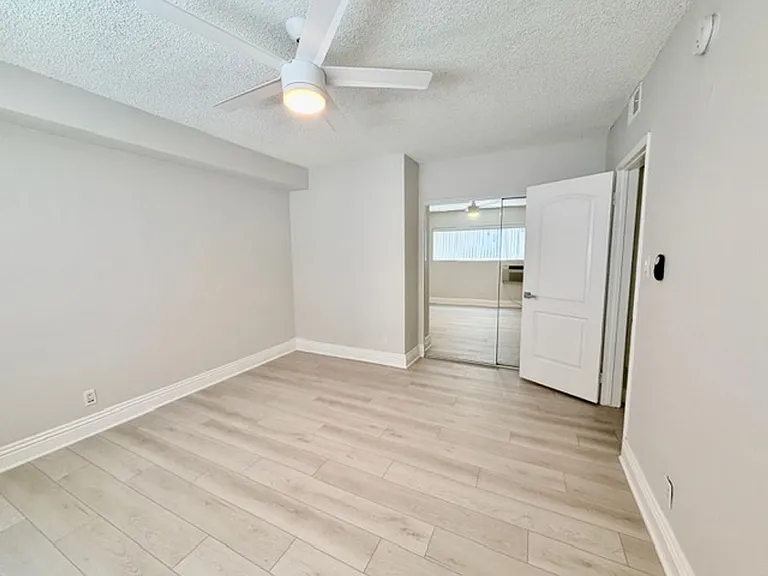 1595 E. Chevy Chase Drive — Photo 25