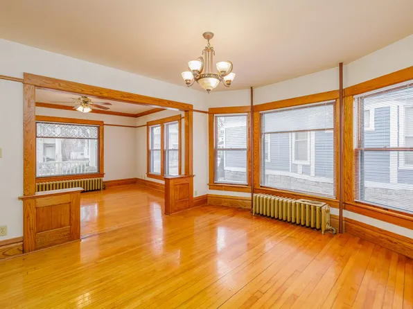 547 Jefferson St, 547 Jefferson St, Oshkosh, WI 54901