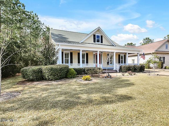 3rd image of 1090 Evangeline Drive