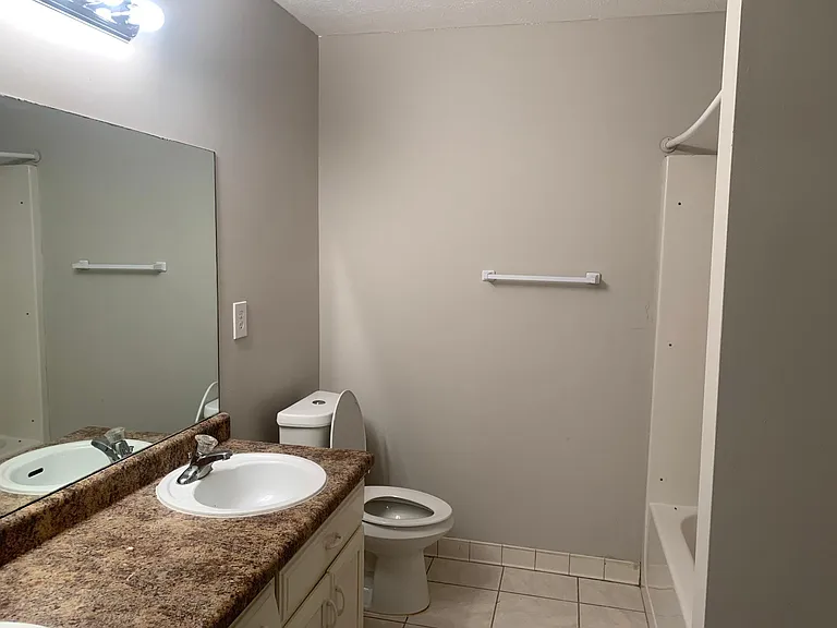 131 Sanders Walk — Photo 10