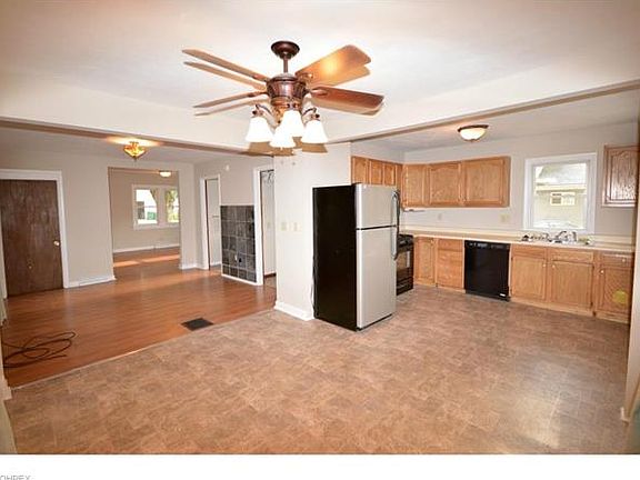 4th image of 463 Vine St