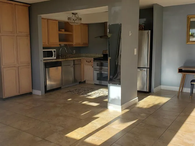 2415 W Hazelwood St #78 — Photo 38