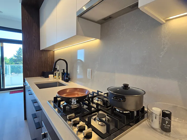2729 Kingsway #412 — Photo 9