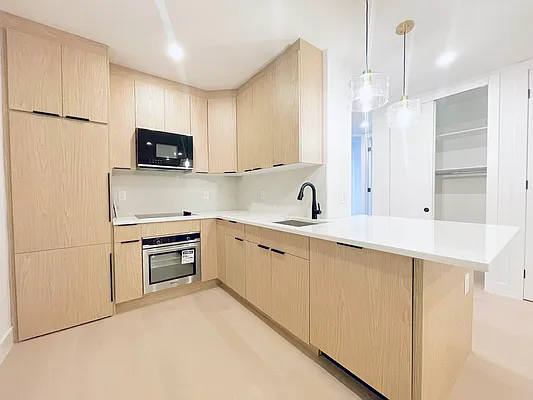 Rented by REAL New York | media 2