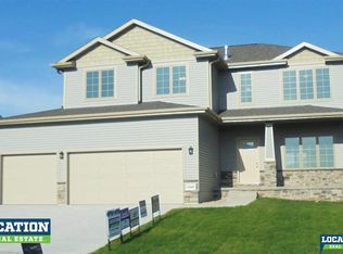 1200 Birchwood Model Dr, Hickman, NE 68372