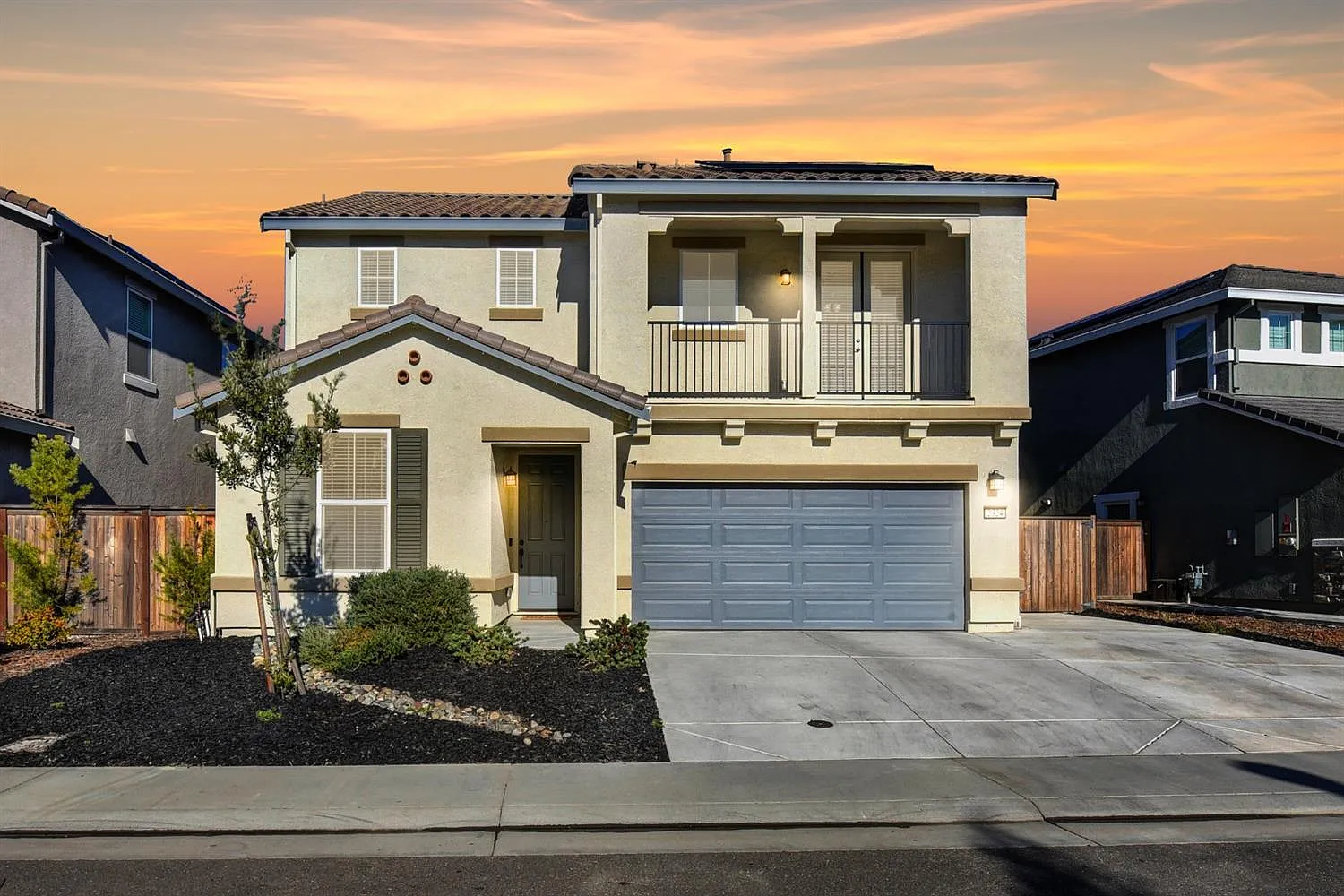 2324 Castle Pines Way photo 1