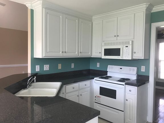 3rd image of 713 Addington Dr