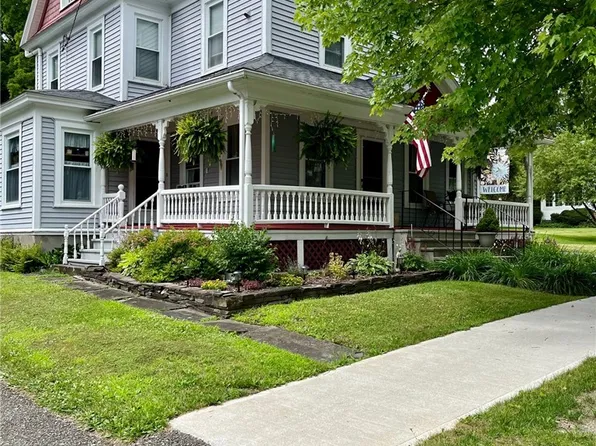 31 Scott St, Oxford, NY 13830