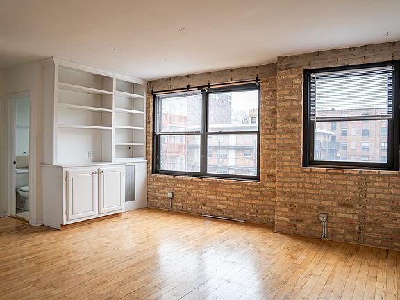 4th image of 4630-4632 N Beacon St #4630-2D