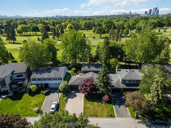 49 Apple Orchard Path, Markham, ON L3T 3B5