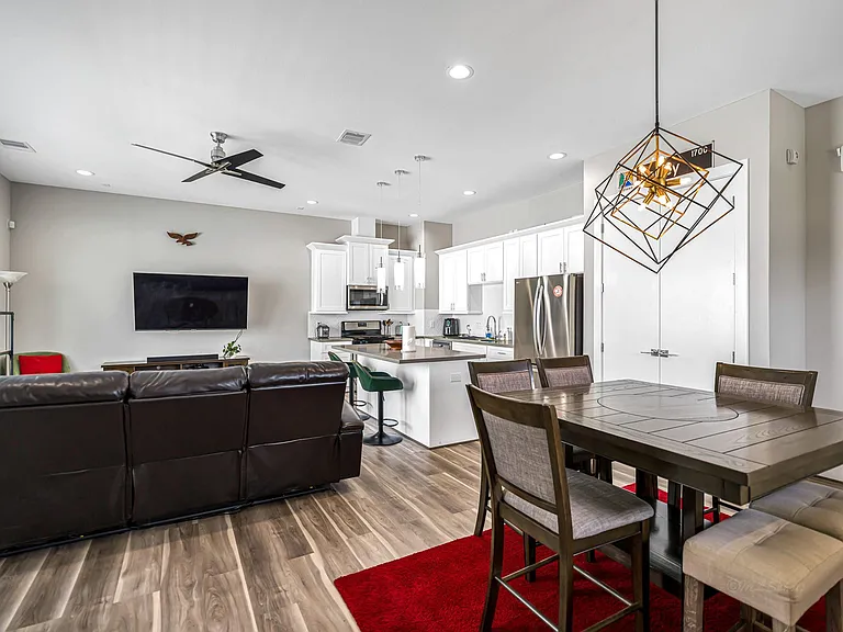240 Julia St #A — Photo 9