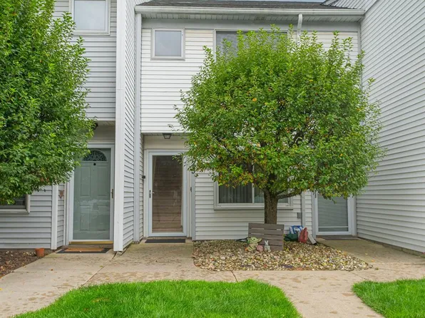 25 Rosebud Ln #30, Mount Clemens, MI 48043