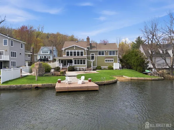 84 W Shore Rd, Denville, NJ 07834
