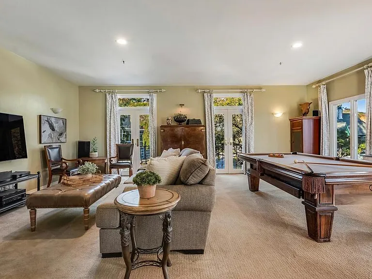 136 Hummingbird Hl — Photo 17