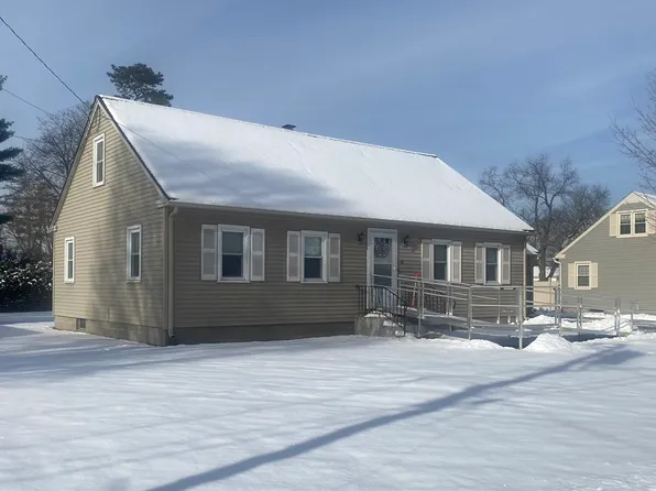 12 Chester St, Turners Falls, MA 01376
