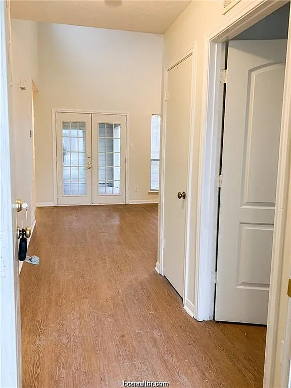 3 bed, 1265 sqft, $1,950 — Photo 2
