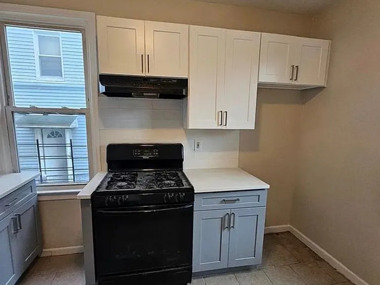 117 Isabella Ave #2F — Photo 11