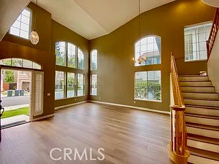 3 bed, 2.5 bath, 2249 sqft, $5,500 — Photo 3
