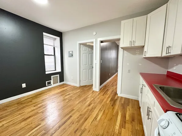 647 4th Avenue image 1 of 8