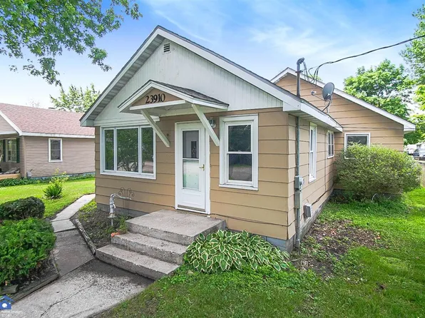 23910 Ivy St, Schneider, IN 46376