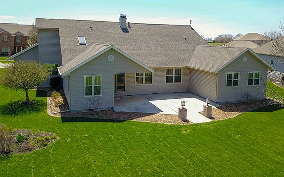 5th image of 802 Lakeshore Dr