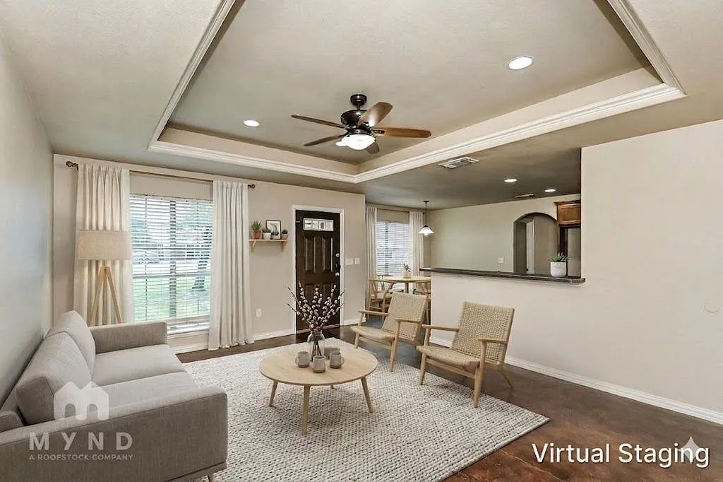 3 bed, 2.0 bath, 1250 sqft, $1,599 — Photo 1