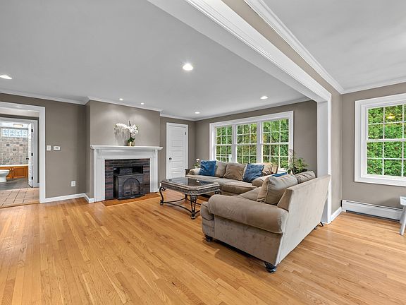 3rd image of 6 Dixfield Rd