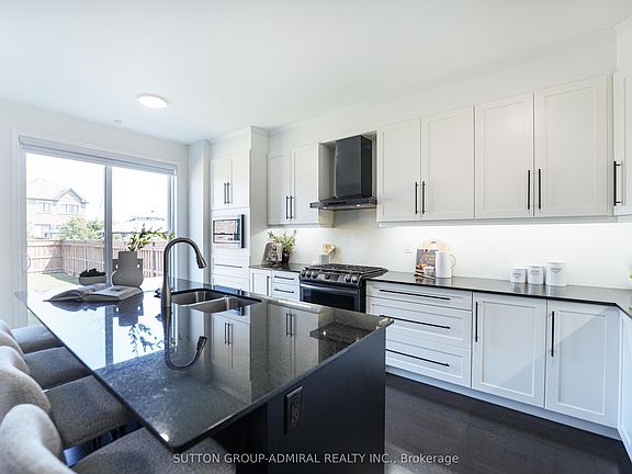 5th image of 18 Morning Sparrow Dr