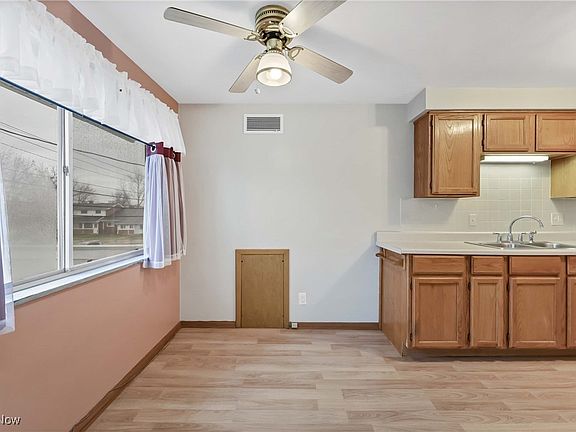 5th image of 25400 Country Club Blvd Unit 6