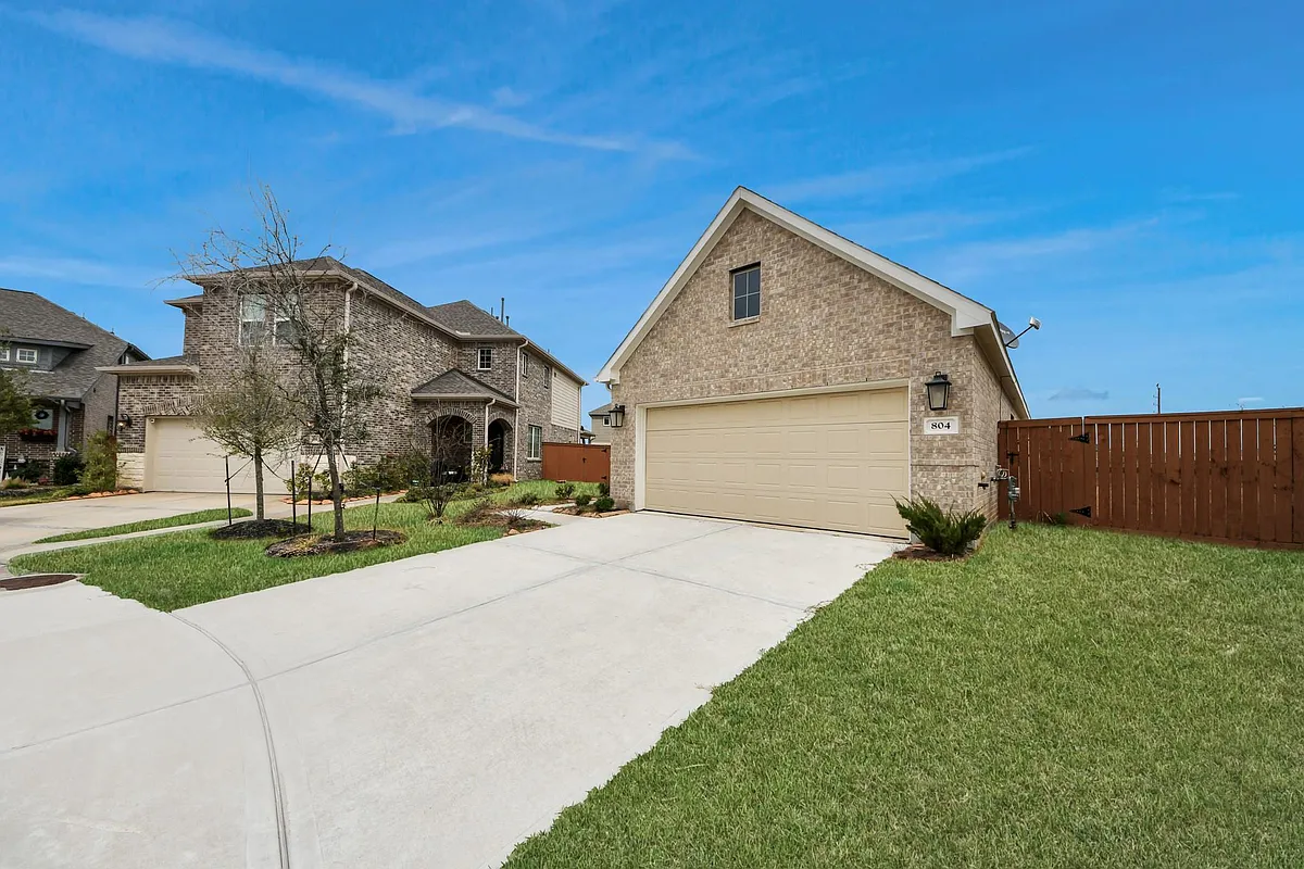 Building Photo - 804 Lake Lacosta Dr