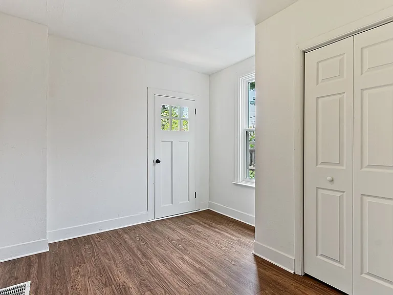 448 Pennsylvania Ave — Photo 17