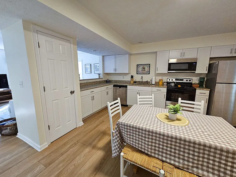 1496 N Kinser Pike — Photo 7