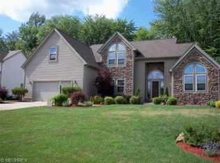 872 Mayfield Dr, Youngstown, OH