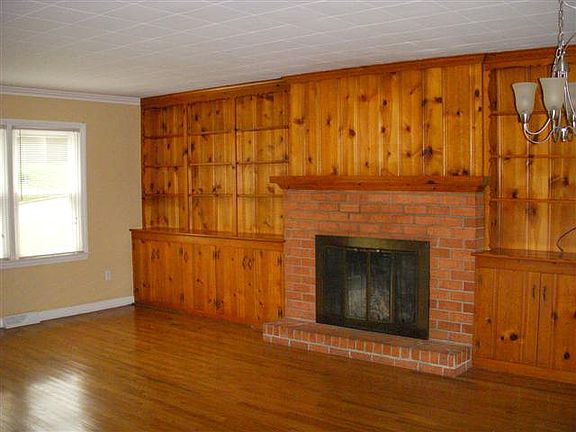 5th image of 1327 Washington Ave