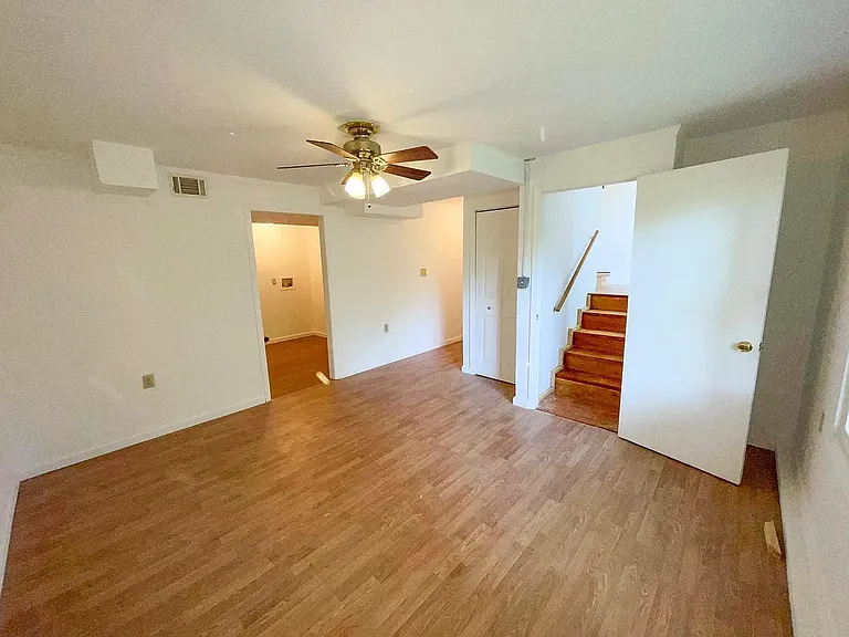 10 Miami Cir — Photo 15