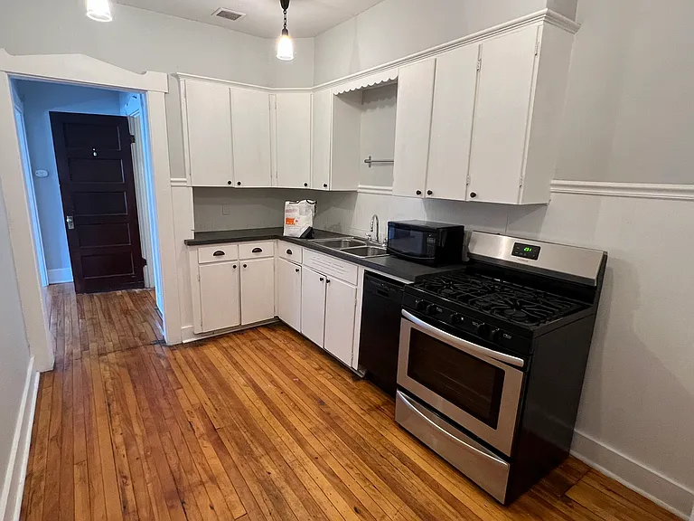 401 College Ave SE — Photo 8
