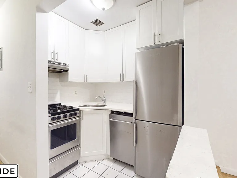 216 E 85th St #2C — Photo 4