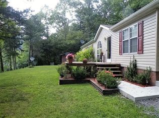 843 Bartleytown Rd, Ashcamp, KY 41512