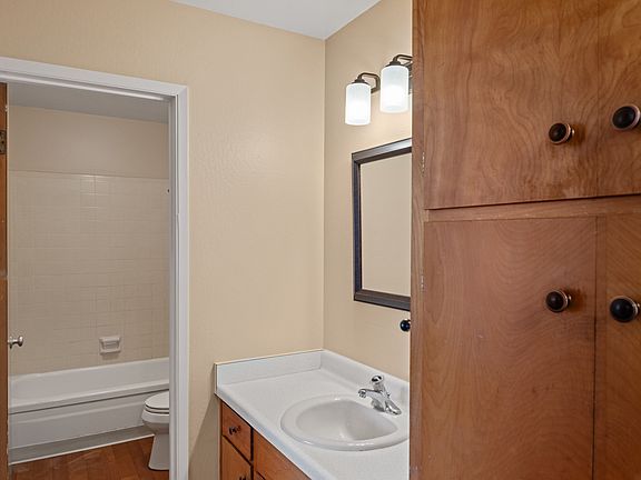 3rd image of 724 Casanova Ave #Fabdeb578