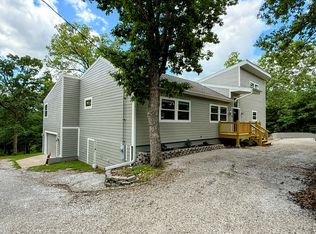 48 Galatians Ln, Reeds Spring, MO 65737