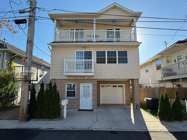 40 Topping St, Staten Island, NY 10306