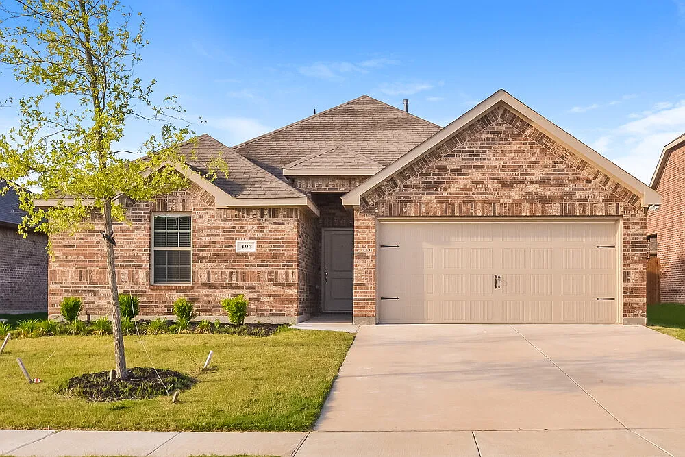 3 bed, 2.0 bath, 1454 sqft, $2,045 — Photo 1