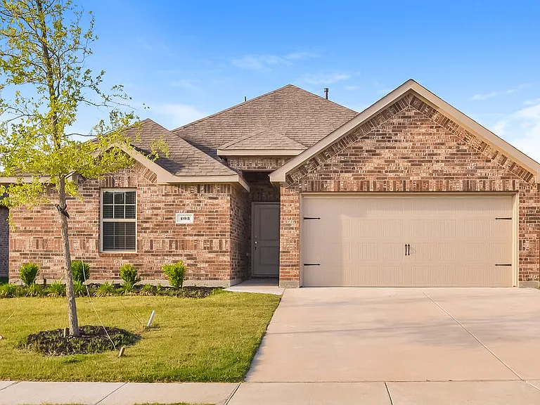 403 Gallop Dr — Photo 1