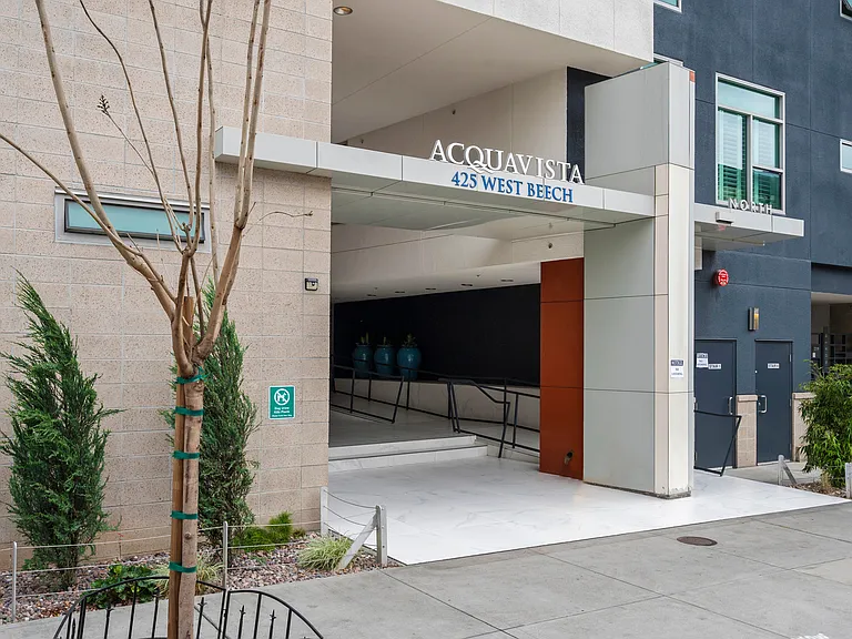 425 W Beech St #535 — Photo 52