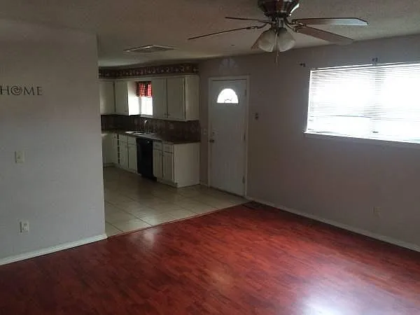 820 NW 35th St #C — Photo 3