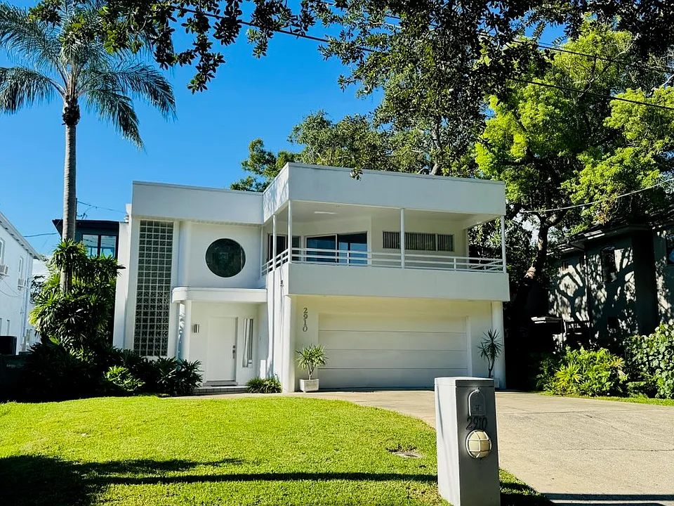 2910 W Bay Villa Ave