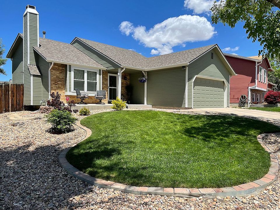 Low maintenance front yard 