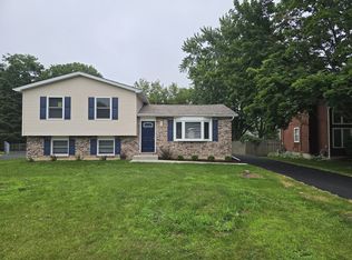 38355 N North Shore Ave, Beach Park, IL 60087