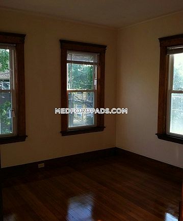 4th image of 79 Capen St #2